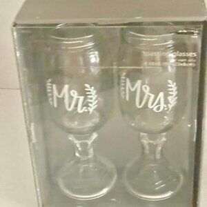 Mr And Mrs Mason Jar Toasting Glasses new in box